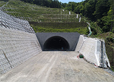 中部横断自動車道 一色トンネル